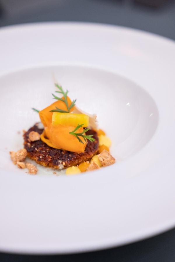 Hotel Maximilian'S اوغسبورغ المظهر الخارجي الصورة A pumpkin dessert