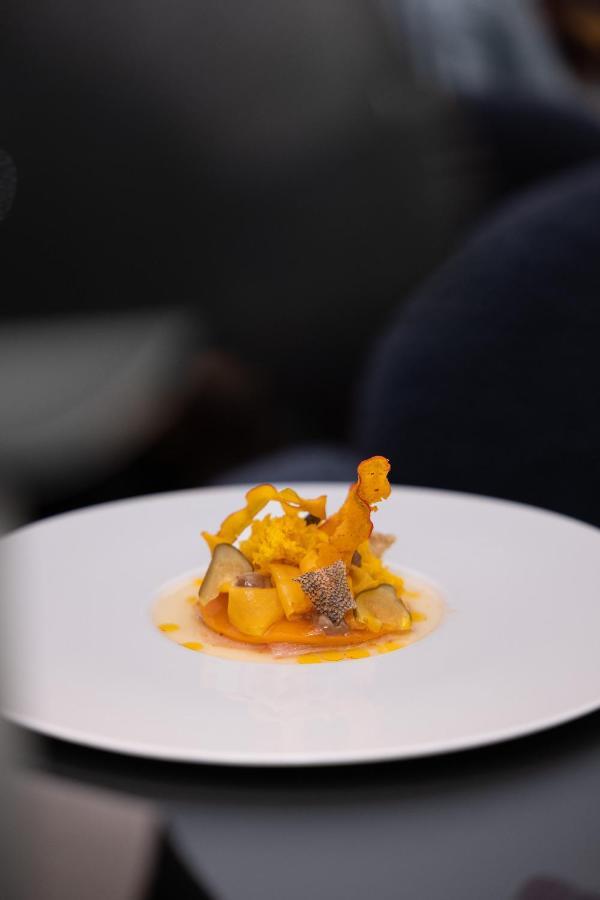 Hotel Maximilian'S اوغسبورغ المظهر الخارجي الصورة A dish at the restaurant