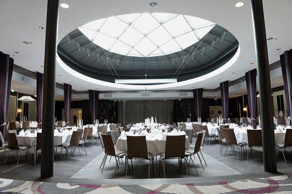 Hotel Maximilian'S اوغسبورغ المطعم الصورة The main hall