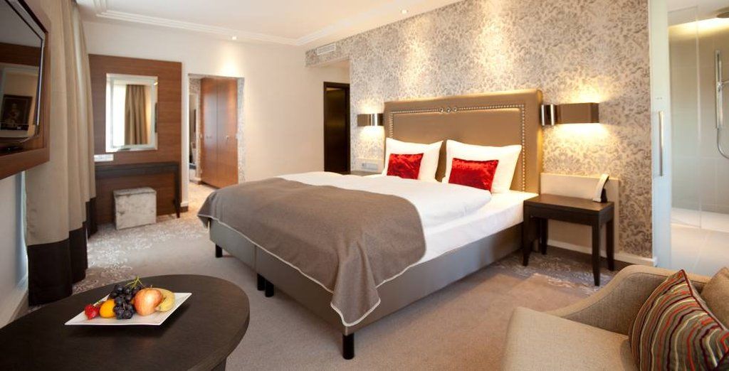 Hotel Maximilian'S اوغسبورغ الغرفة الصورة A bedroom at the hotel