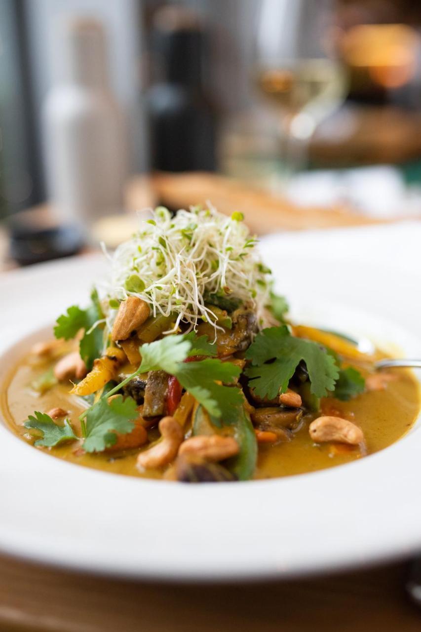 Hotel Maximilian'S اوغسبورغ المظهر الخارجي الصورة A vegan dish at a restaurant in Copenhagen