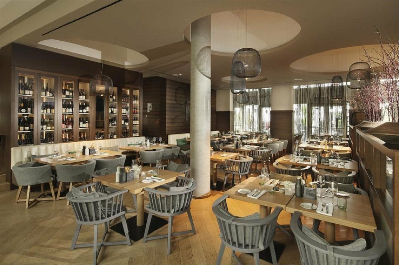 Hotel Maximilian'S اوغسبورغ المظهر الخارجي الصورة Interior of the restaurant